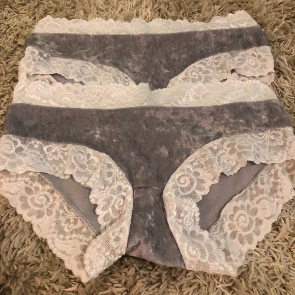 2 Pair NWOT Lingerie Diva Velvet & Lace Panty - Picture 1 of 5